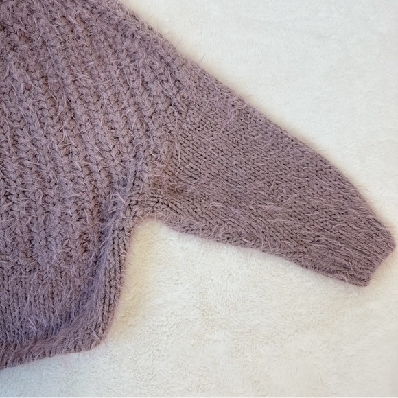 Lulus Carino Dusty Purple Off-the-Shoulder Fuzzy Cropped Sweater Size S/M - Picture 6 of 12